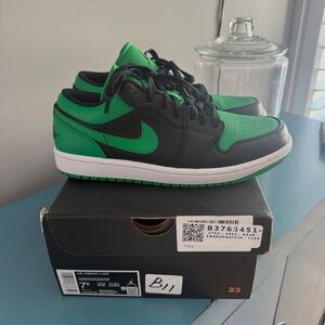 Jordan 1 Low Lucky Green Men's 7.5